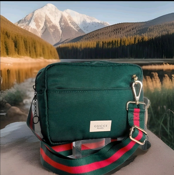 Gucci - Picture 1 of 15